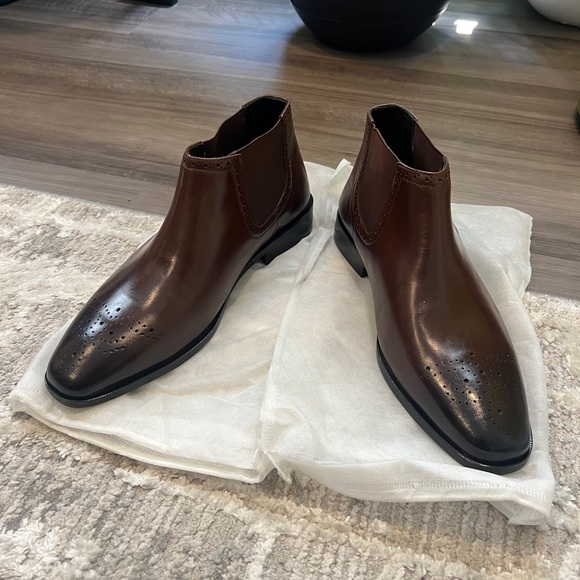 Elegant Brown Handmade Pure Leather Men\'s Shoes - Like New main image 4